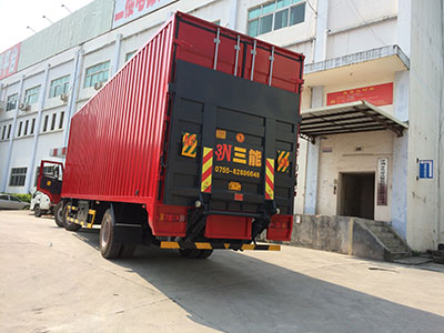 廂式貨車帶尾板，貨物運(yùn)輸?shù)男逻x擇
