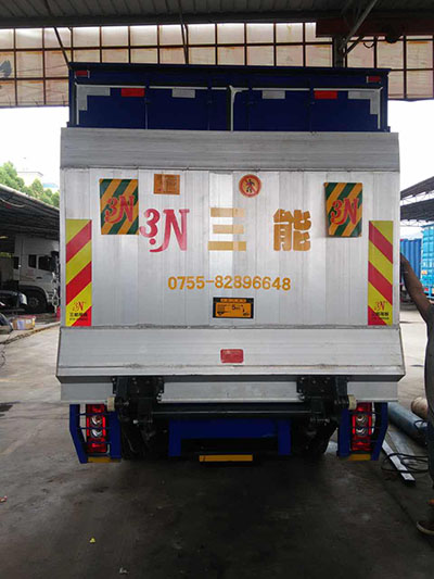 尾板合規(guī)操作指南，確保您的貨車安全與高效運(yùn)輸